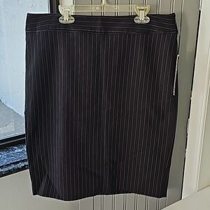 Ladies Dana Buchman skirt size 10 NWT